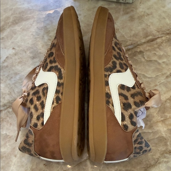 Elegant Satin Lace Leopard Women's Sneakers - Picture 5 of 11